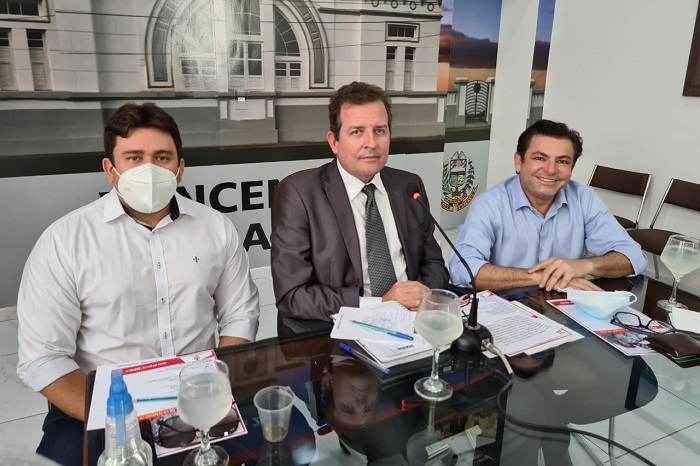 Prefeito Fábio Tyrone concede entrevista coletiva após a eleição e anuncia diversas ações para o mês de dezembro