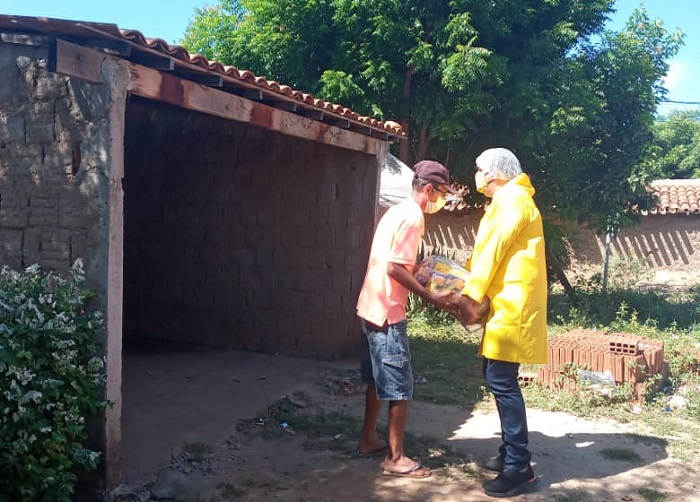 Prefeitura prossegue com a entrega de alimentos às famílias carentes do Município