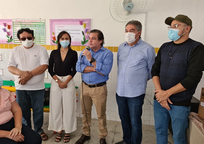 Prefeitura de Sousa inicia entrega de notebooks aos profissionais da Rede Municipal de Educação