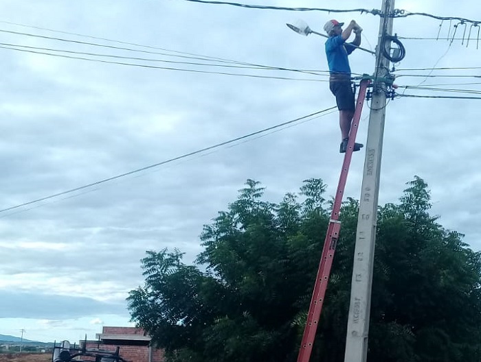 Prefeitura de Sousa realiza intenso trabalho de conservação da iluminação pública do Município