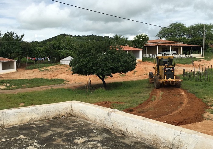 Prefeitura de Sousa inicia trabalho para construção de praça na comunidade rural São Vicente