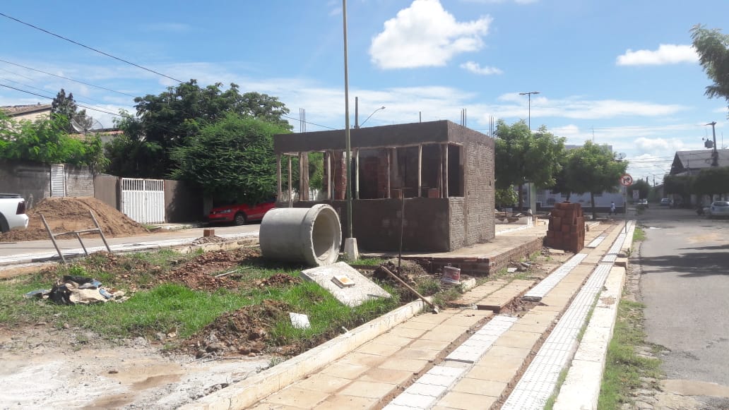 A TODO VAPOR: Prefeitura de Sousa realiza obra de revitalização de praça do bairro Alto Capanema 