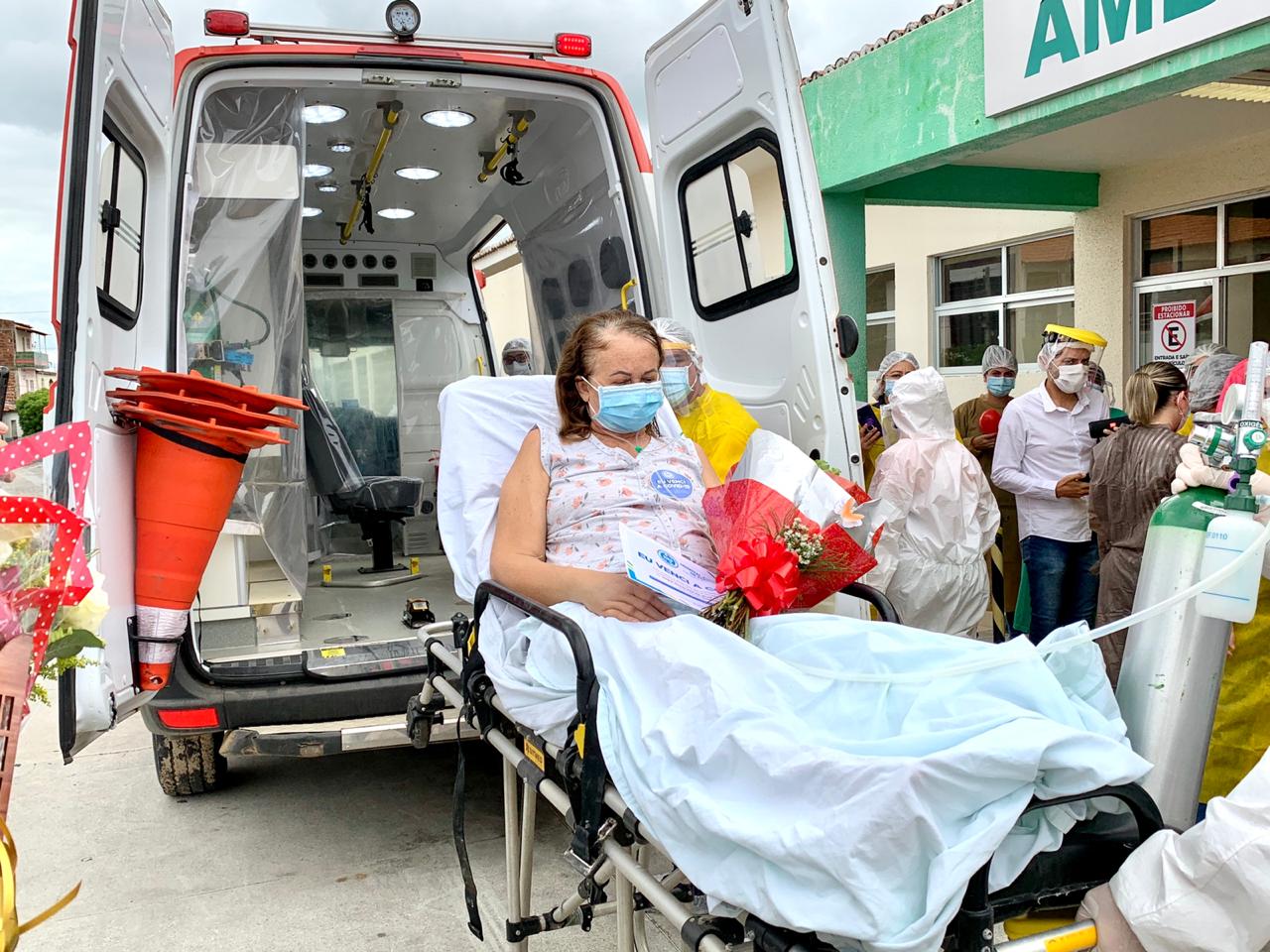BOA NOTÍCIA: paciente diagnosticada com Covid-19 recebe alta do Hospital Regional de Pombal 